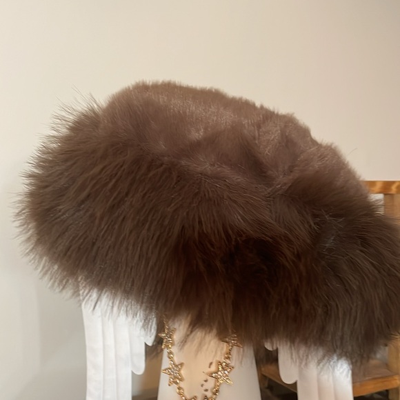 🔥Rockin Hot Originals set of fur hat and matching fur scarf in all colors! Fab! - Picture 2 of 4